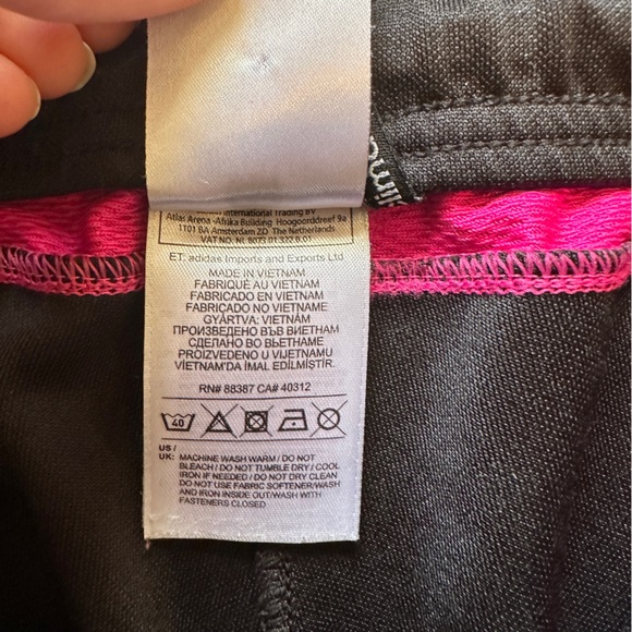 Adidas Black and Pink Climacool Leggings with zip pockets and zip ankles - Picture 6 of 6